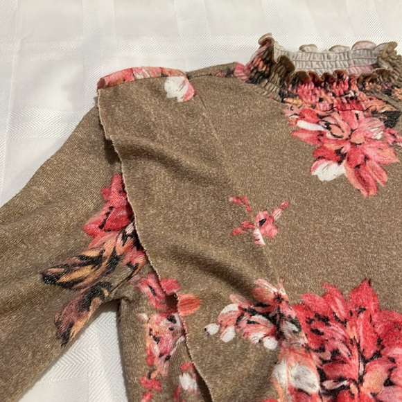 Maurice’s size Small Floral Sweater - Picture 4 of 6